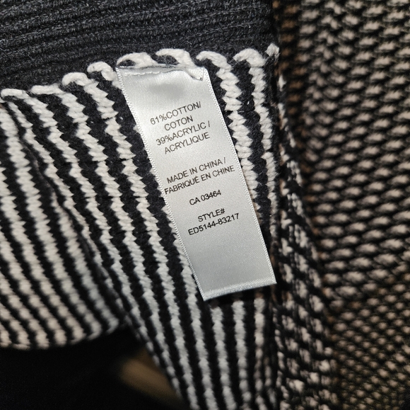 Ricki's sweater - Picture 3 of 3